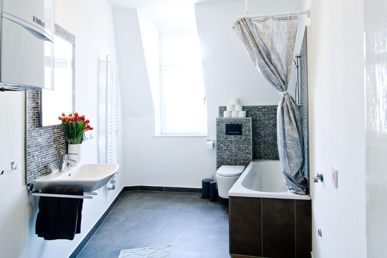 Apartmondo Ferienwohnungen Wuppertal Wichlinghaus ภายนอก รูปภาพ